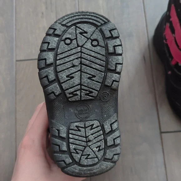 Wonder Nation Toddler Size 6 Snow Boots - Picture 5 of 6